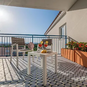 https://les-dalies-apartamentos.catalonia-hotels.com